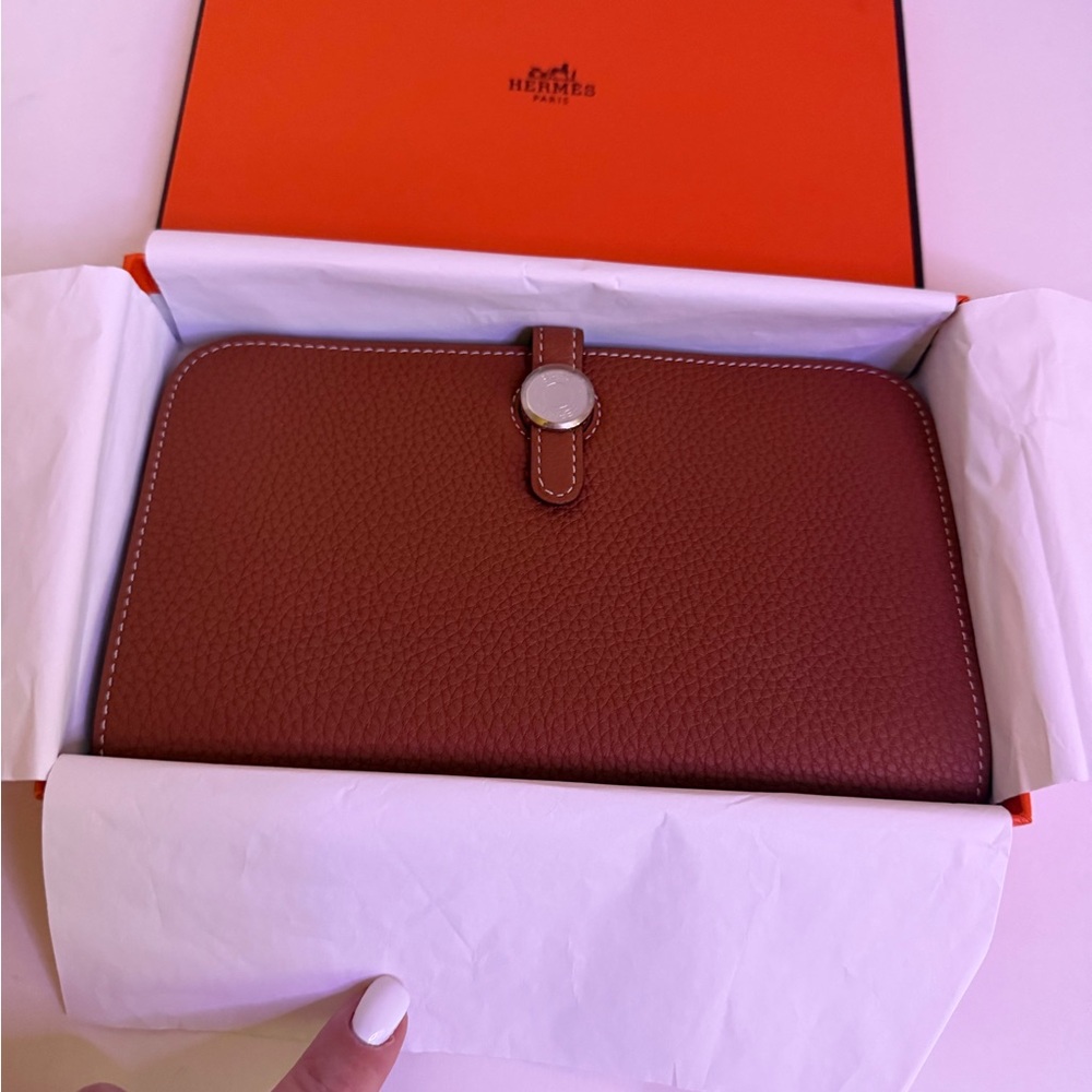 Hermès Brown Leather Wallet